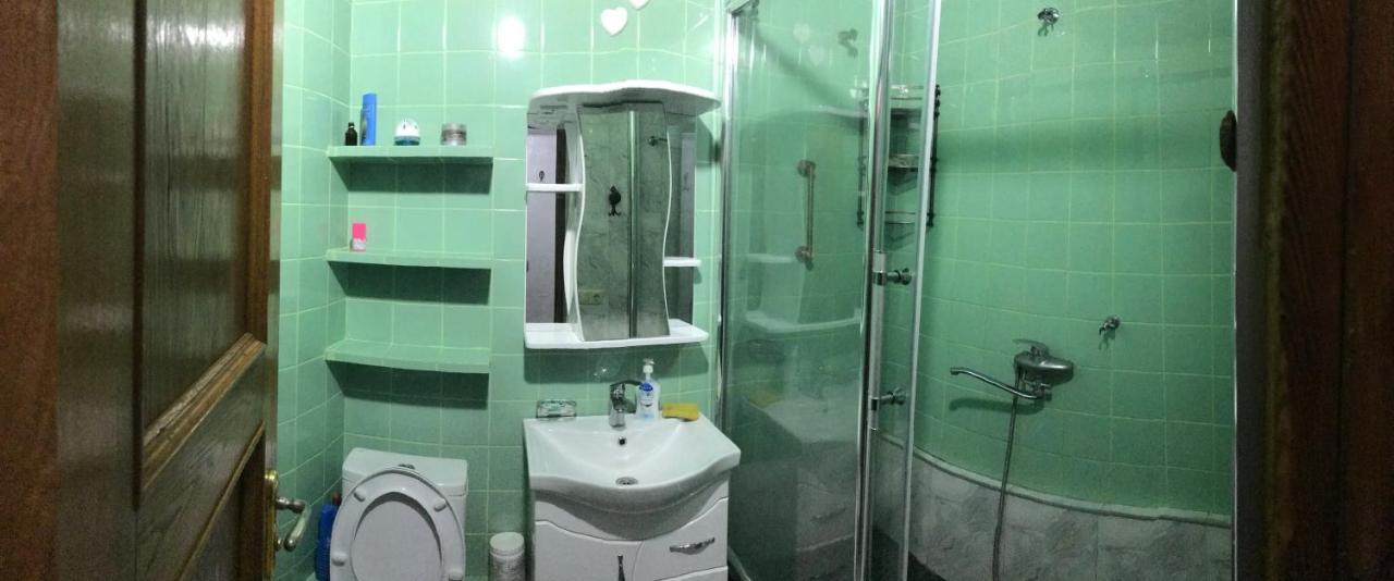 Apartment Ge Zvezda Batumi Exterior photo