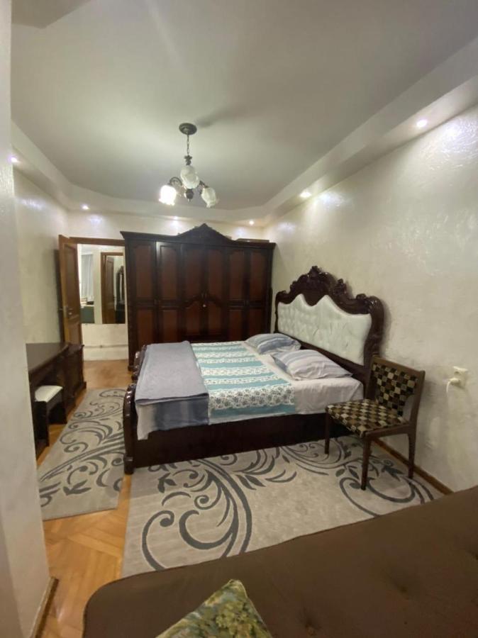 Apartment Ge Zvezda Batumi Exterior photo