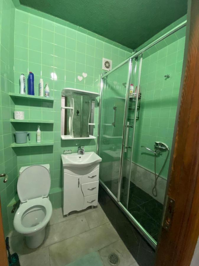 Apartment Ge Zvezda Batumi Exterior photo